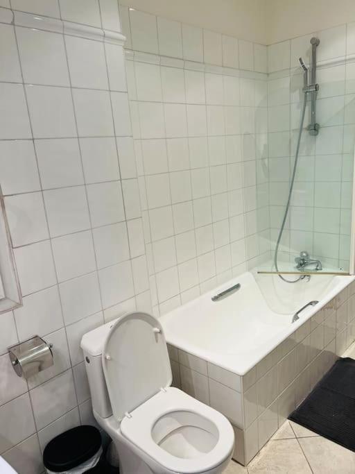 Ferienwohnung Au Pied De La Tour Eiffel Paris Exterior foto